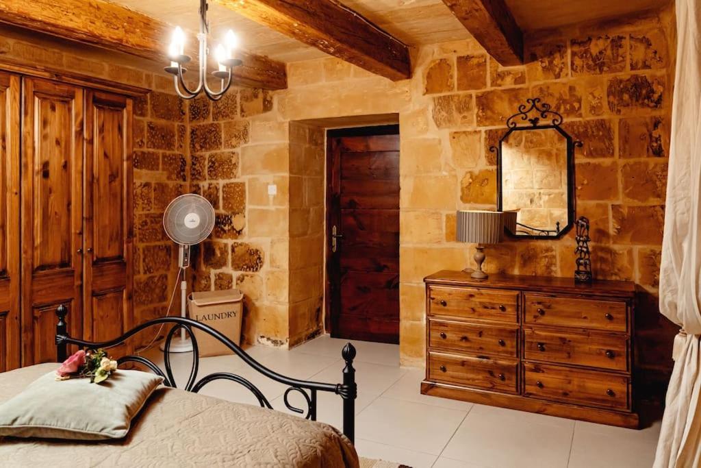 Enchanting 2Bdr Townhouse In Valletta Centre! Exterior photo