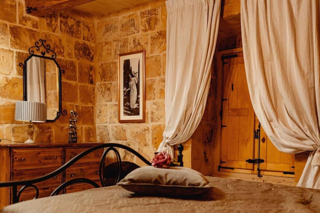 Enchanting 2Bdr Townhouse In Valletta Centre! Exterior photo