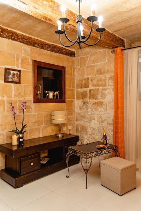 Enchanting 2Bdr Townhouse In Valletta Centre! Exterior photo