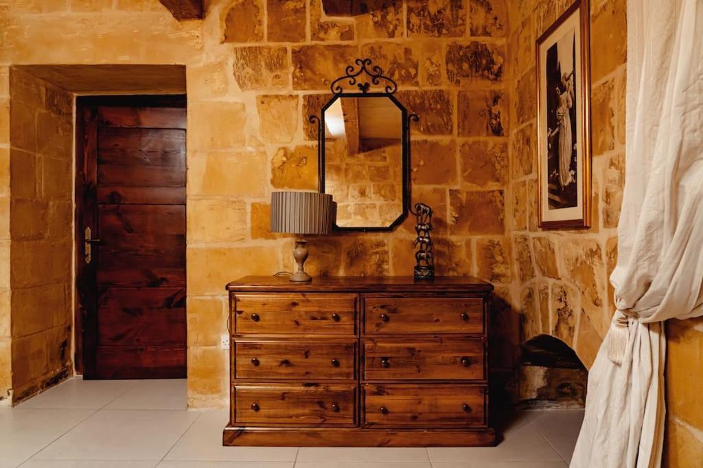 Enchanting 2Bdr Townhouse In Valletta Centre! Exterior photo