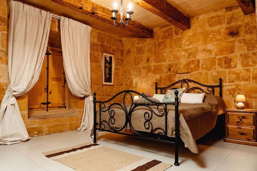 Enchanting 2Bdr Townhouse In Valletta Centre! Exterior photo